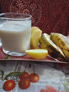 A picture of Banana Apple Smoothie.