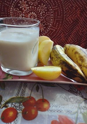 A picture of Banana Apple Smoothie.