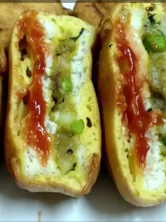 ब्रेड चोप / भरवां ब्रेड पकौडा़ (Bread chop/ bharva bread pakoda recipe in hindi) रेसिपी मुख्य फोटो