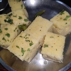 A picture of Dhokla.