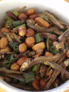 【阿桂的灶咖】超下飯小魚炒花生 的食譜成品照片