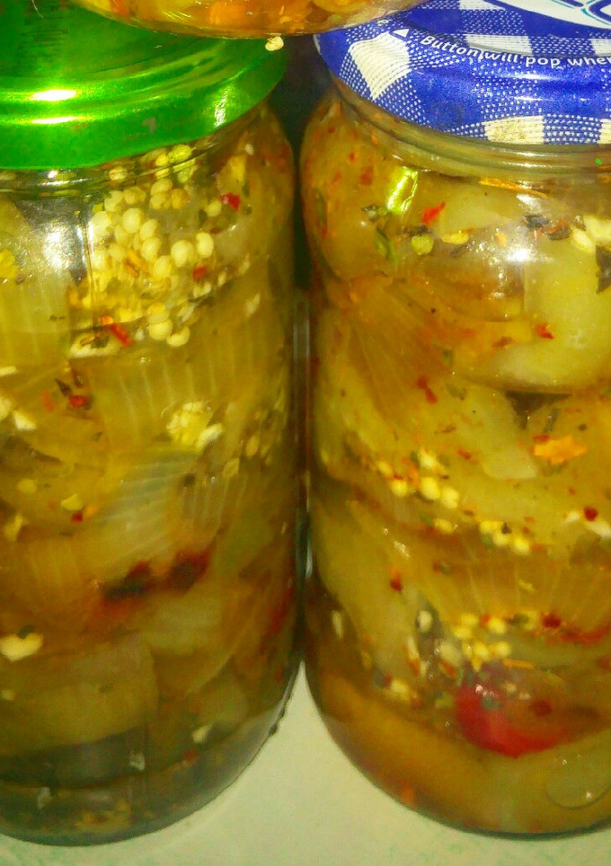 Una foto de #Escabeche de #Berenjenas con #Cebolla y #Ajíes #SOSFranco