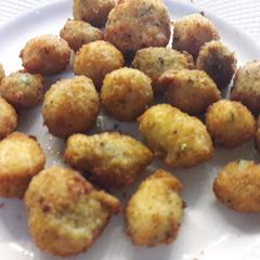 Crispyy myshrooms fritters A picture of Crispyy myshrooms fritters.