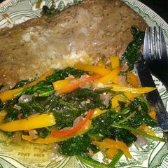 A picture of Breakfast Steak With Spinach.