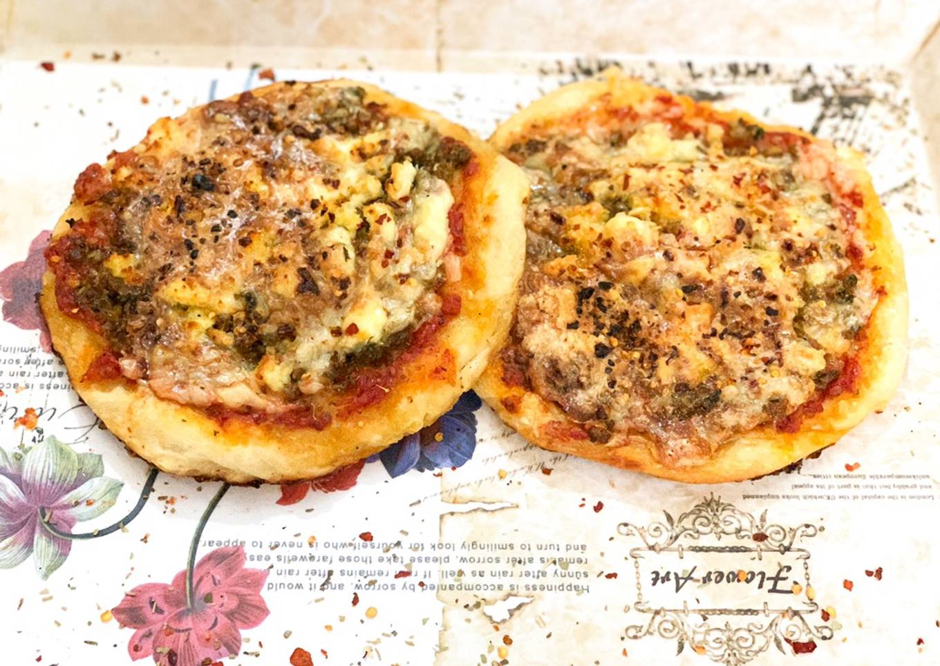 Fatayer Lahoom (Mince Pizzas)