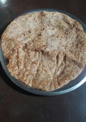 ராகி கோதுமை கார தோசை (Raagi kothumai kaara chutney recipe in tamil) செய்முறை முக்கிய புகைப்படம்