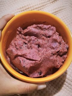 Una foto de Helado casero de frutos rojos 🍓🍇