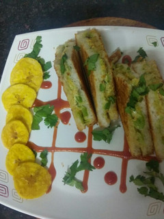 A picture of Capsicum Cheesey Tava Toast Sandwich.