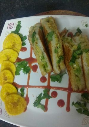 A picture of Capsicum Cheesey Tava Toast Sandwich.