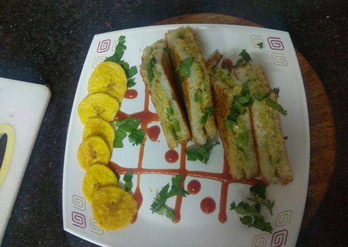 Step-by-Step Guide to Make Perfect Capsicum Cheesey Tava Toast Sandwich