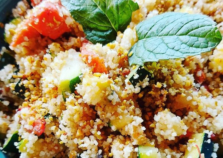 Simple Way to Prepare Ultimate Cous Cous con con salmone zucchine pistacchio e menta