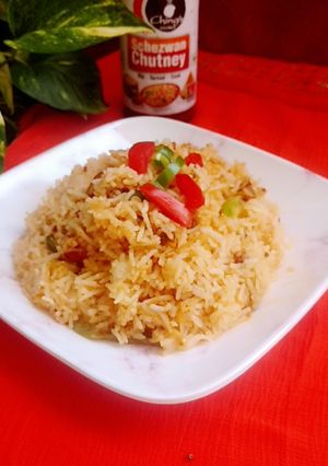 चाइनीज फ्राइड राइस (Chinese fried rice recipe in Hindi) रेसिपी मुख्य फोटो