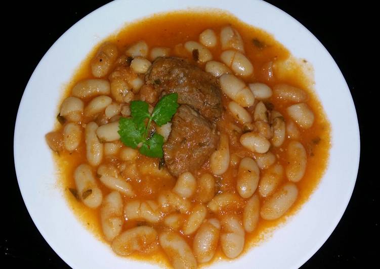 Kacang putih saos tomat Dan daging sapi