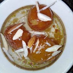 A picture of Juicy gulab jamon👩‍🍳.