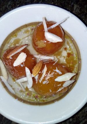 A picture of Juicy gulab jamon👩‍🍳.