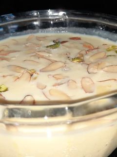 દૂધપાક(DoodhPak Recipe In Gujarati) રેસીપી મુખ્ય ફોટો