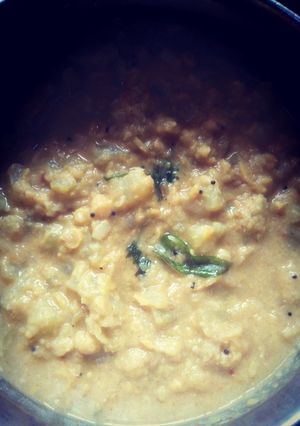 சுரைக்காய் கூட்டு (Suraikkai kootu recipe in tamil) செய்முறை முக்கிய புகைப்படம்