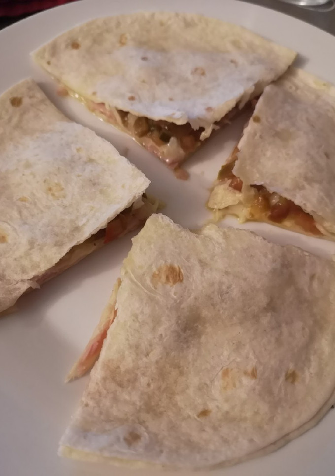 Una foto de Quesadillas