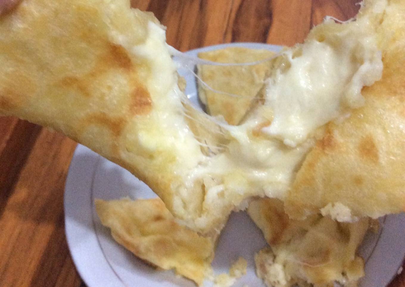 Roti tanpa ragi isi kentang dan mozarella