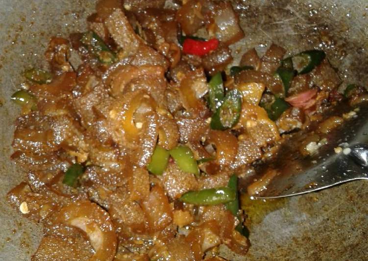 Oseng kikil cabe ijo