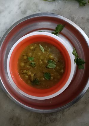 A picture of Matar ki sabzi.