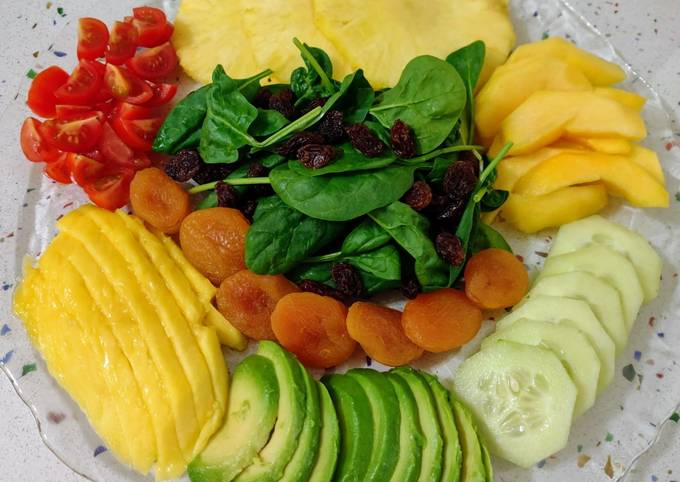 Ensalada de frutas, verduras y frutos secos Receta de Mari  Cookpad