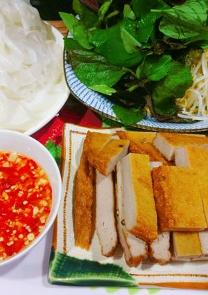 Hình của món Bánh ướt chả cá.