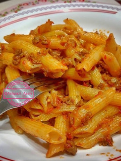عکسی از دستور ماکارانی با گوشت چرخ کرده وسس فلفل دلمه 🍝