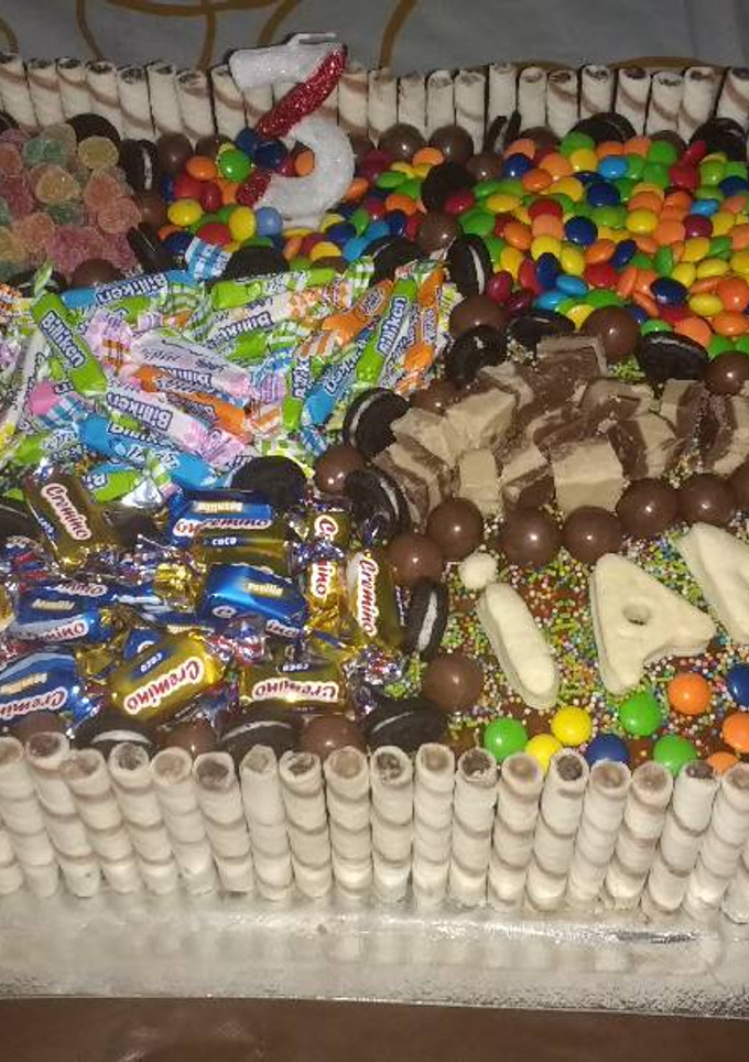 Una foto de Torta golosinas cumple Ian