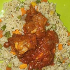A picture of Fried rice and pepper meat sauce.