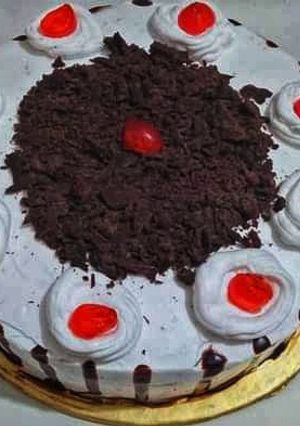 A picture of Black Forest Cake.