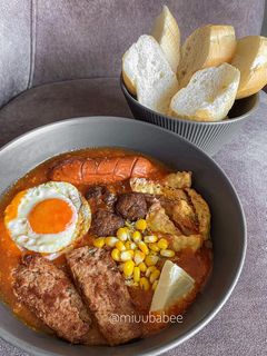 Hình của món Bánh mỳ chảo với sốt nhà làm.