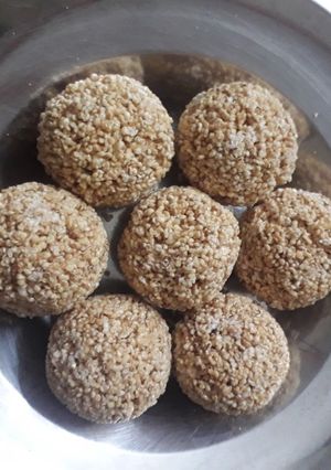 રાજગરાની ધાણીની લાડુડી રેસીપી મુખ્ય ફોટો