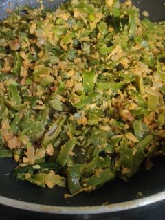 அவரக்காய் பொரியல்(avaraikkai poriyal recipe in tamil) செய்முறை முக்கிய புகைப்படம்