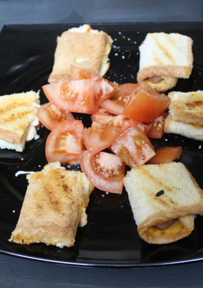Una foto de Rollitos de surimi y salchichas con queso