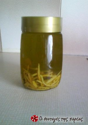 A picture of Oil flavored with lemon.