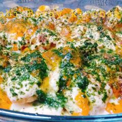 A picture of Dahi Baray ki chat with papri topping😋.