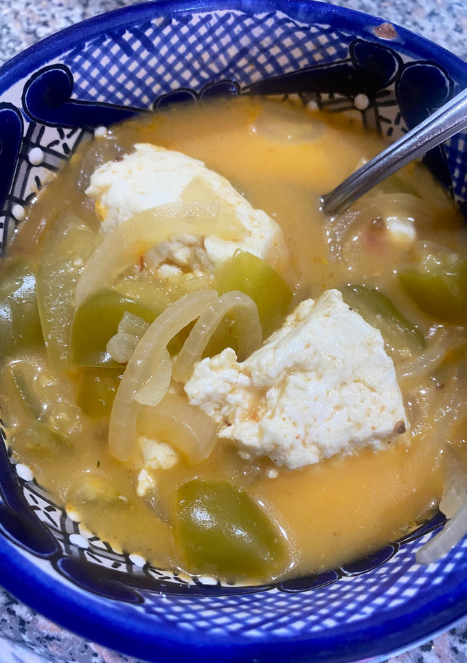Una foto de Queso panela con entomatado