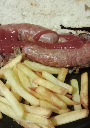 Una foto de Bocadillo de butifarra completo