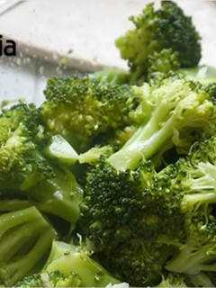 A picture of The Best Steamed Broccoli Ever.