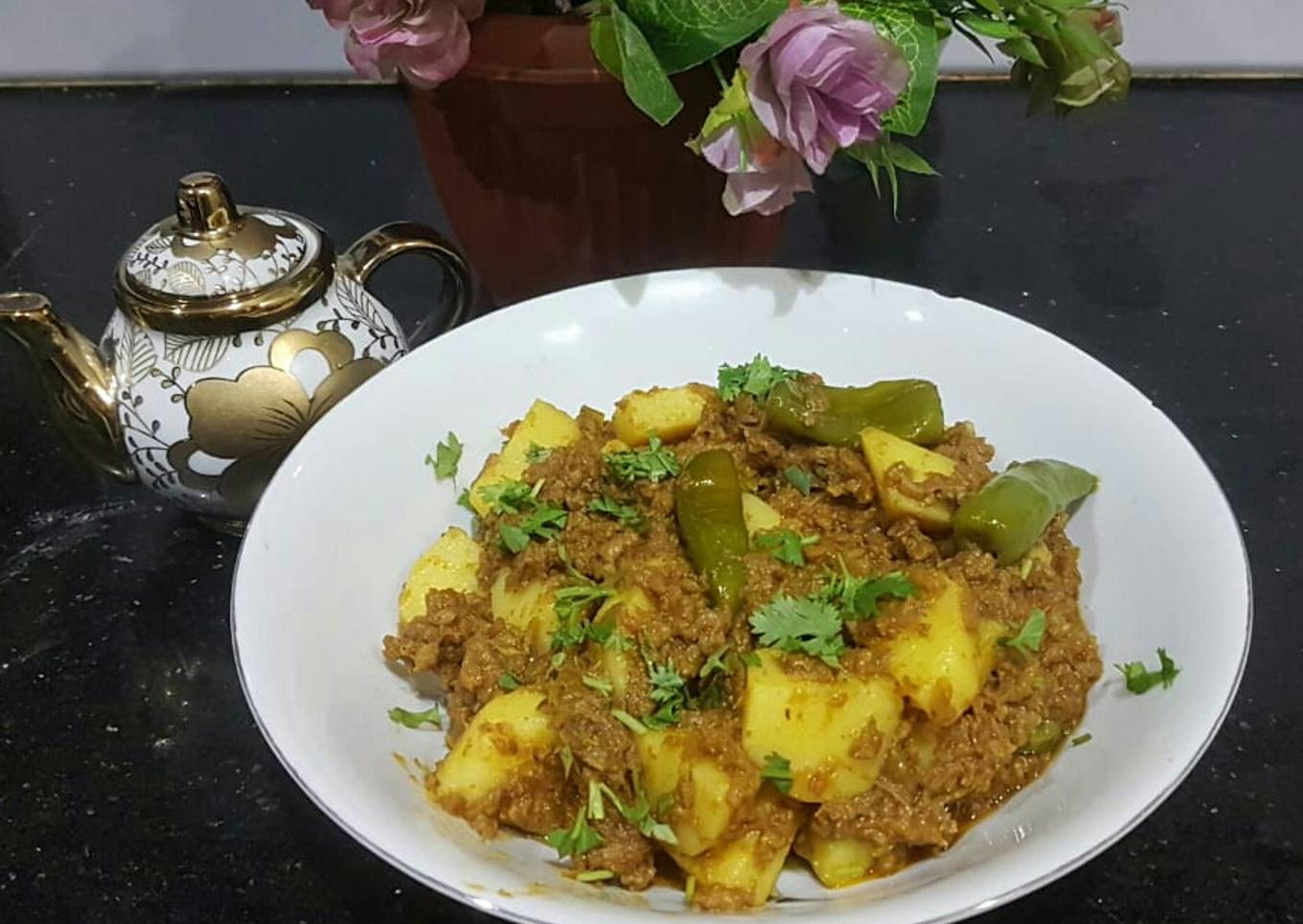 Aaloo qeema(potato with mince meat)