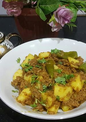A picture of Aaloo qeema(potato with mince meat).