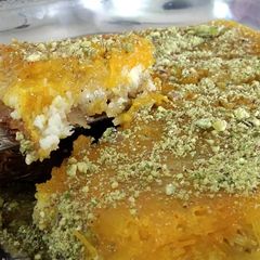 A picture of Knafeh na'ameh (traditional palestinian recipe).