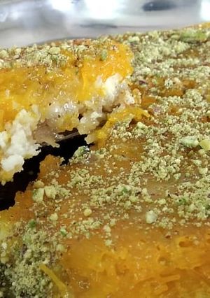 A picture of Knafeh na'ameh (traditional palestinian recipe).