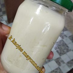 A picture of Home made mayonnaise.