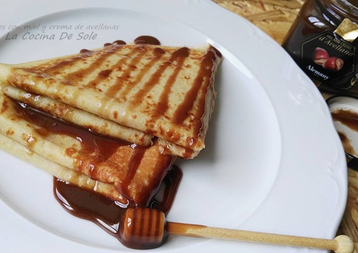 Crepes con miel y crema de avellanas