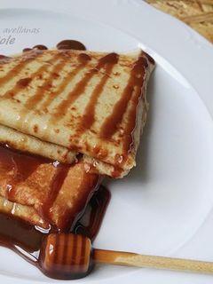 Una foto de Crepes con miel y crema de avellanas