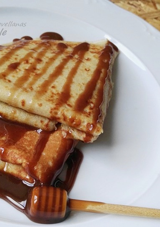 Una foto de Crepes con miel y crema de avellanas