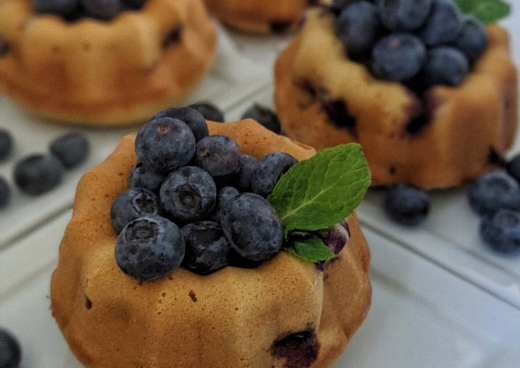 mini blueberry bundt cakes recipe main photo
