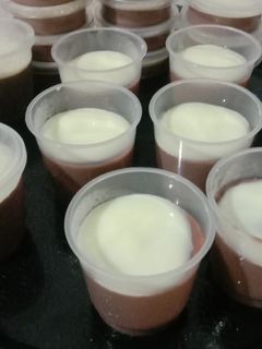 Foto resep Puding sutra coklat susu uht with vla vanila